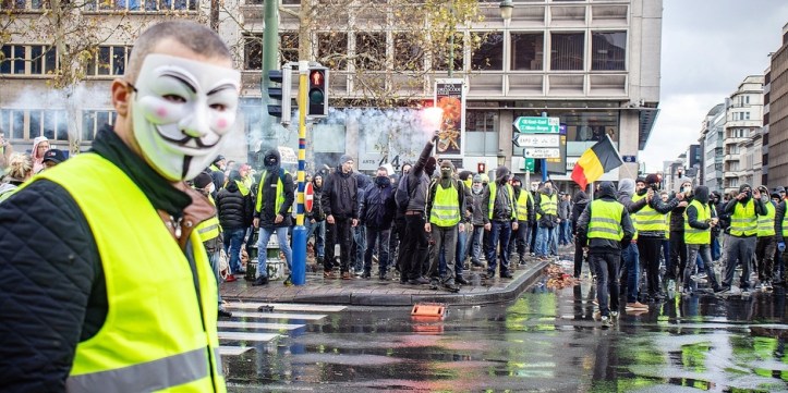 5c08224fcd70e3d2f7166044